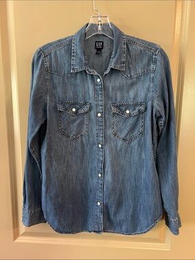 GAP Women's Denim Button-Up Shirt - Medium Blue